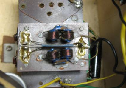 E:\Omistaja\AaN_Radiot\A_Rad_RadiotietoApr03-2 (E)p\Salora_ALL\Salora_ Vipro 22_RJ\Omat kuvat\Omat-nimetyt\Vipro-katkoja.JPG